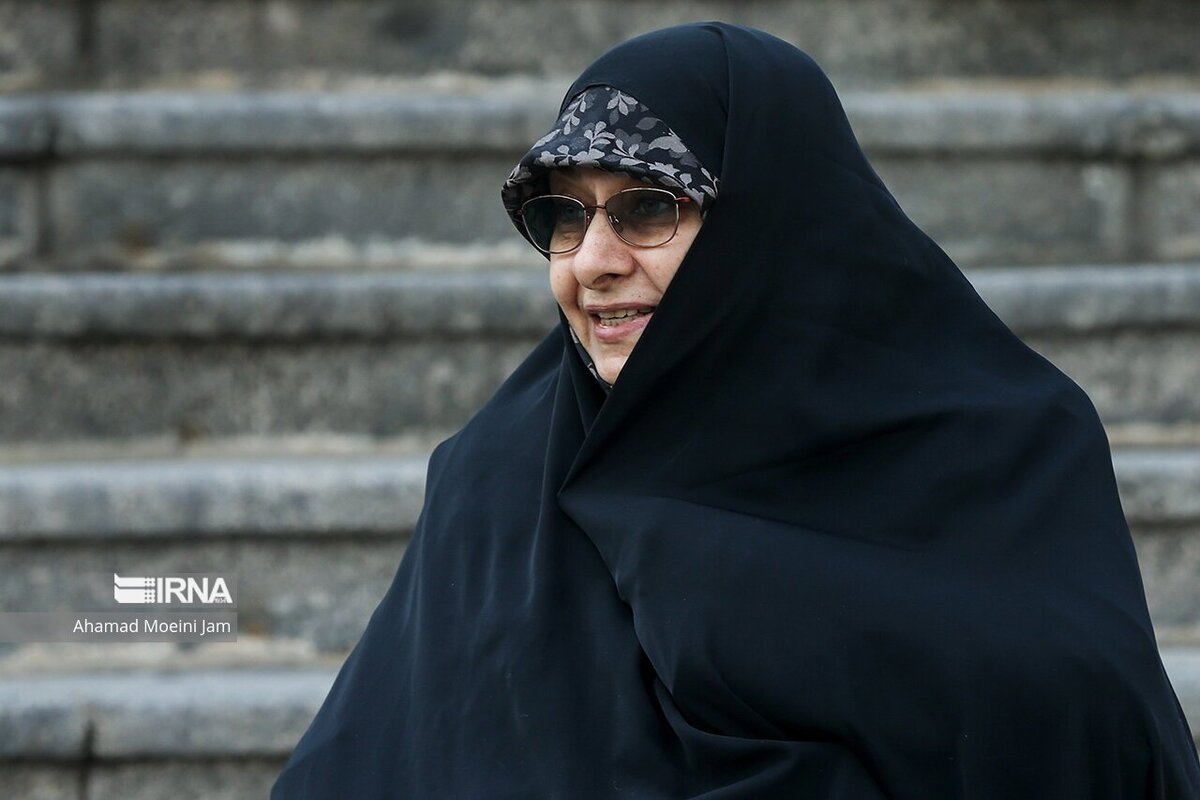 خزعلی در نشست فعالان فضای مجازی در عرصه دختران خبر داد:
برگزاری مسابقه برای دختران در پیام‌رسان‌های داخلی