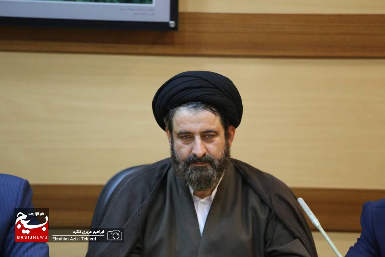 تجلیل از نفرات برتر حوزه فرهنگ و هنر در یاسوج