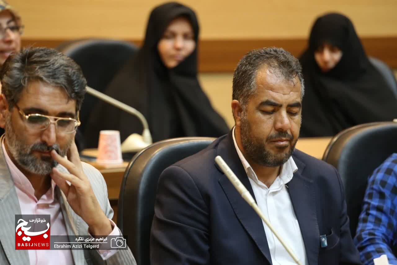تجلیل از نفرات برتر حوزه فرهنگ و هنر در یاسوج