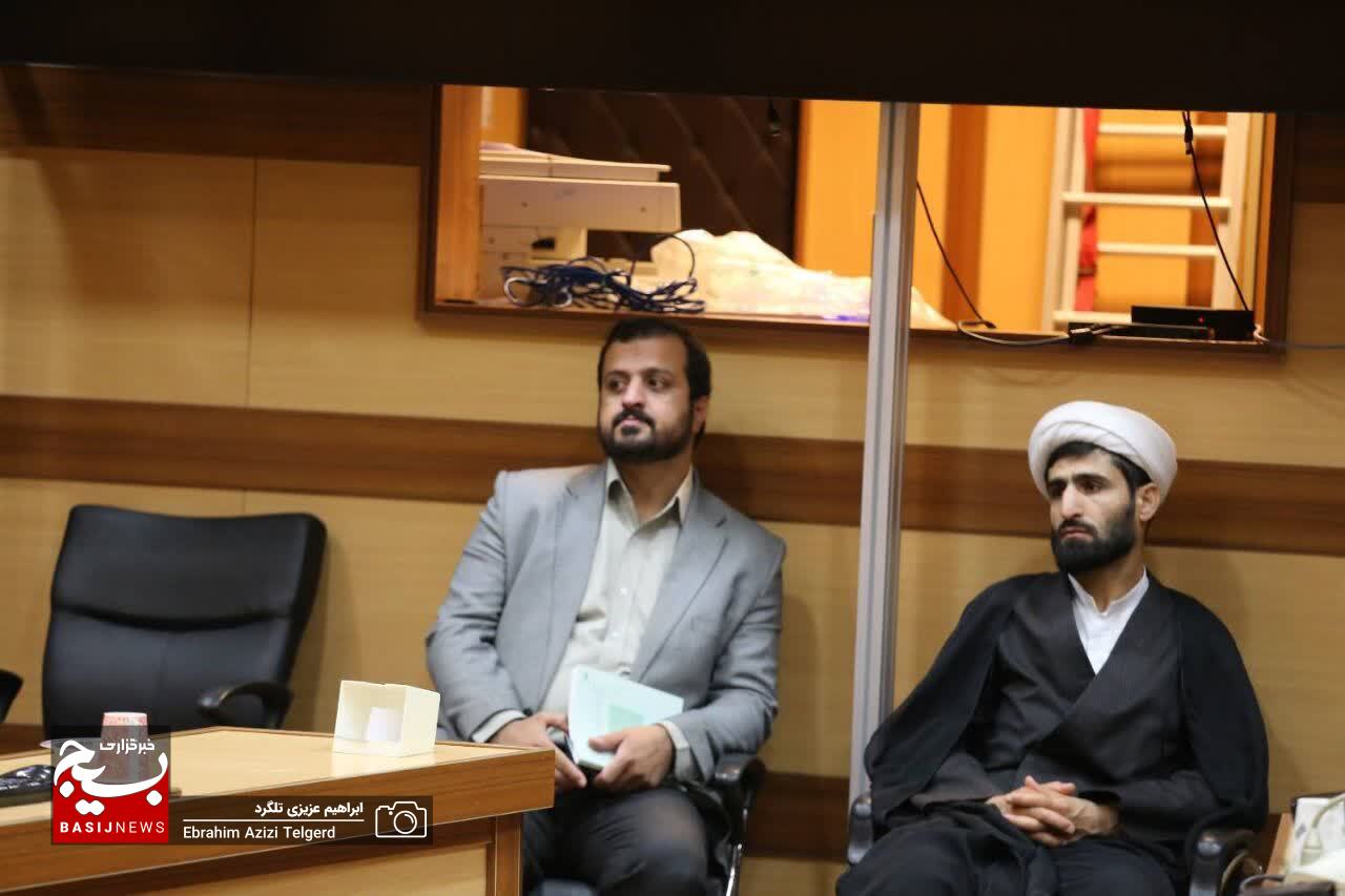 تجلیل از نفرات برتر حوزه فرهنگ و هنر در یاسوج