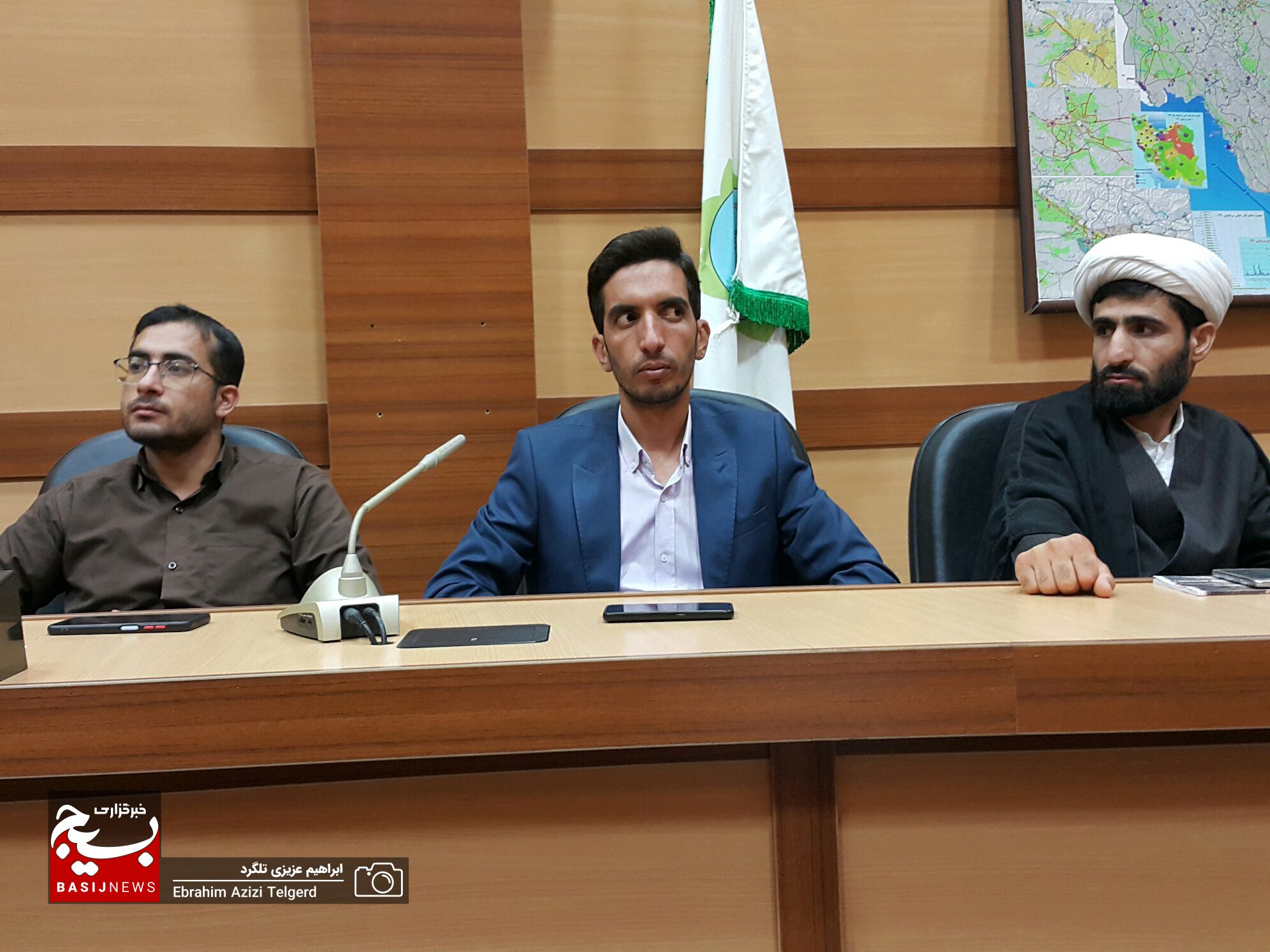 تجلیل از نفرات برتر حوزه فرهنگ و هنر در یاسوج