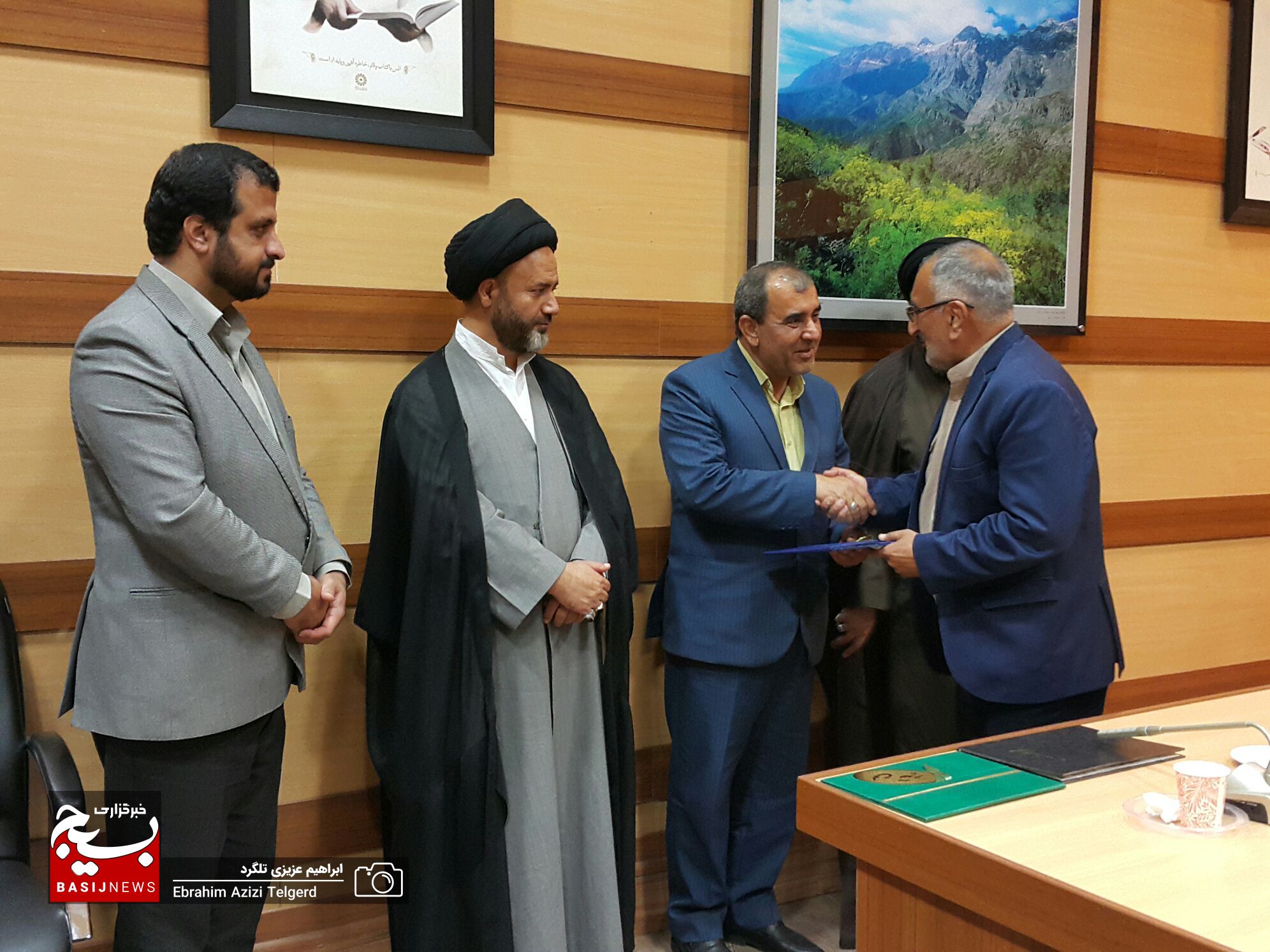 تجلیل از نفرات برتر حوزه فرهنگ و هنر در یاسوج