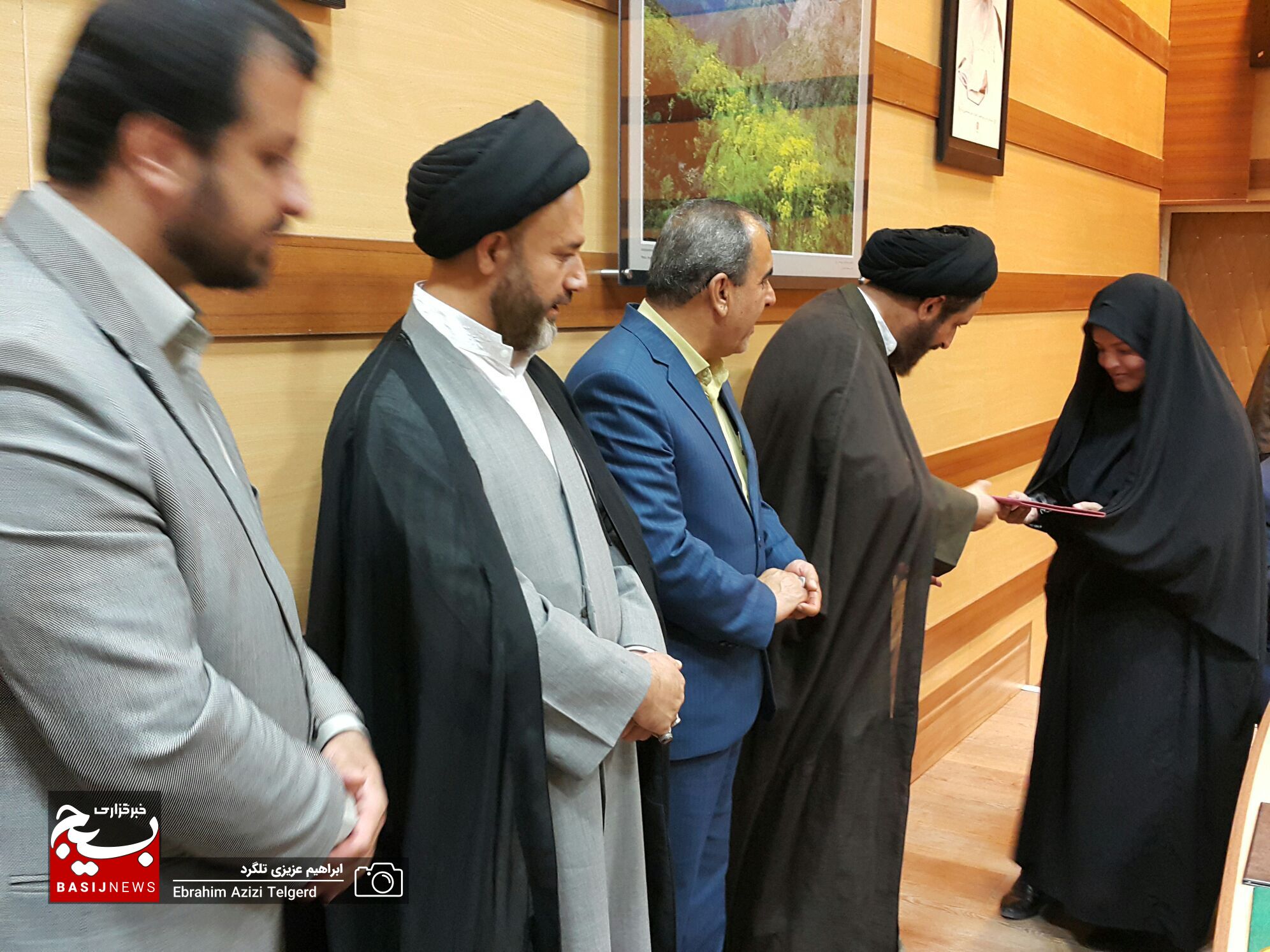 تجلیل از نفرات برتر حوزه فرهنگ و هنر در یاسوج