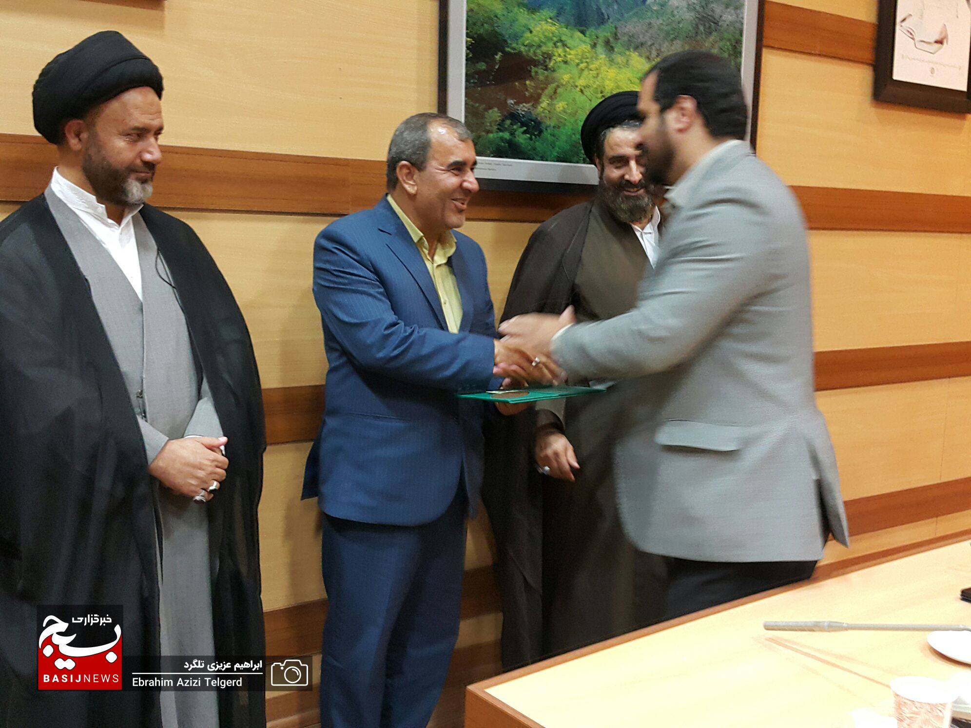 تجلیل از نفرات برتر حوزه فرهنگ و هنر در یاسوج