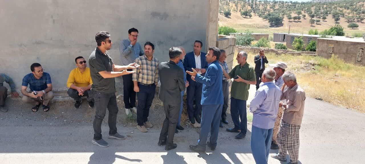 تقدیربخشدارپاتاوه ازمعتمدین روستای تمنک به جهت حل معارضات محلی