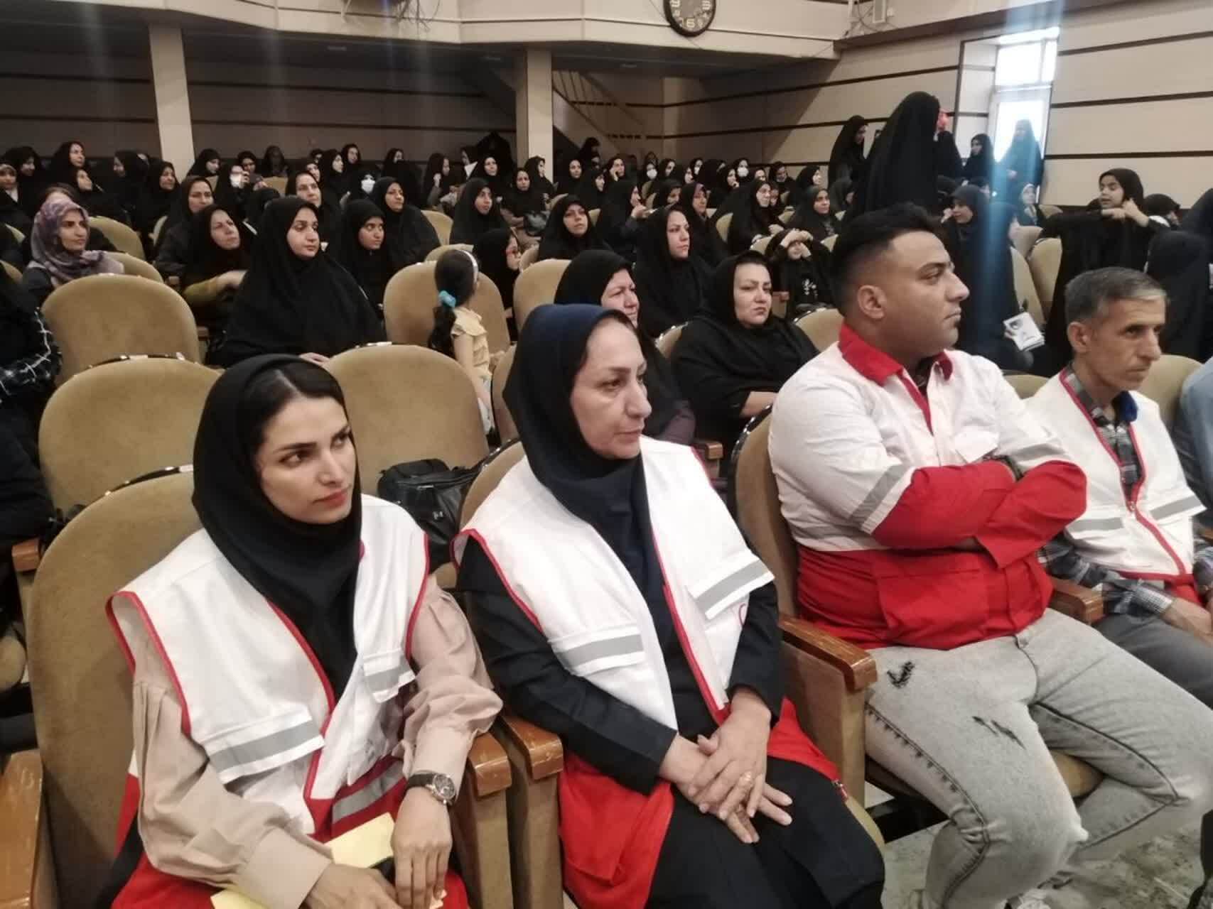 برگزاری همایش عفاف و حجاب صنوبرترین صنوبرها در گچساران
