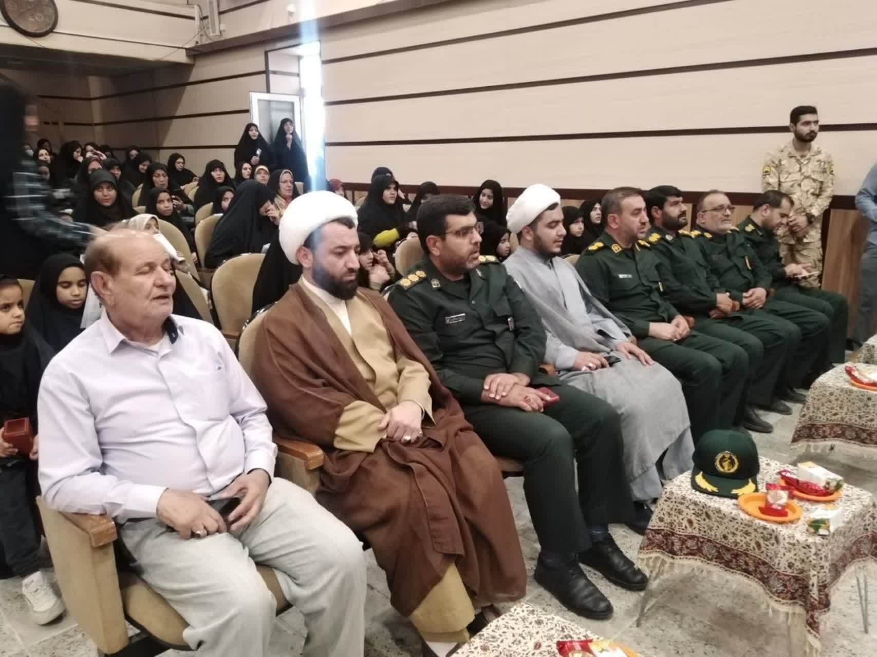 برگزاری همایش عفاف و حجاب صنوبرترین صنوبرها در گچساران