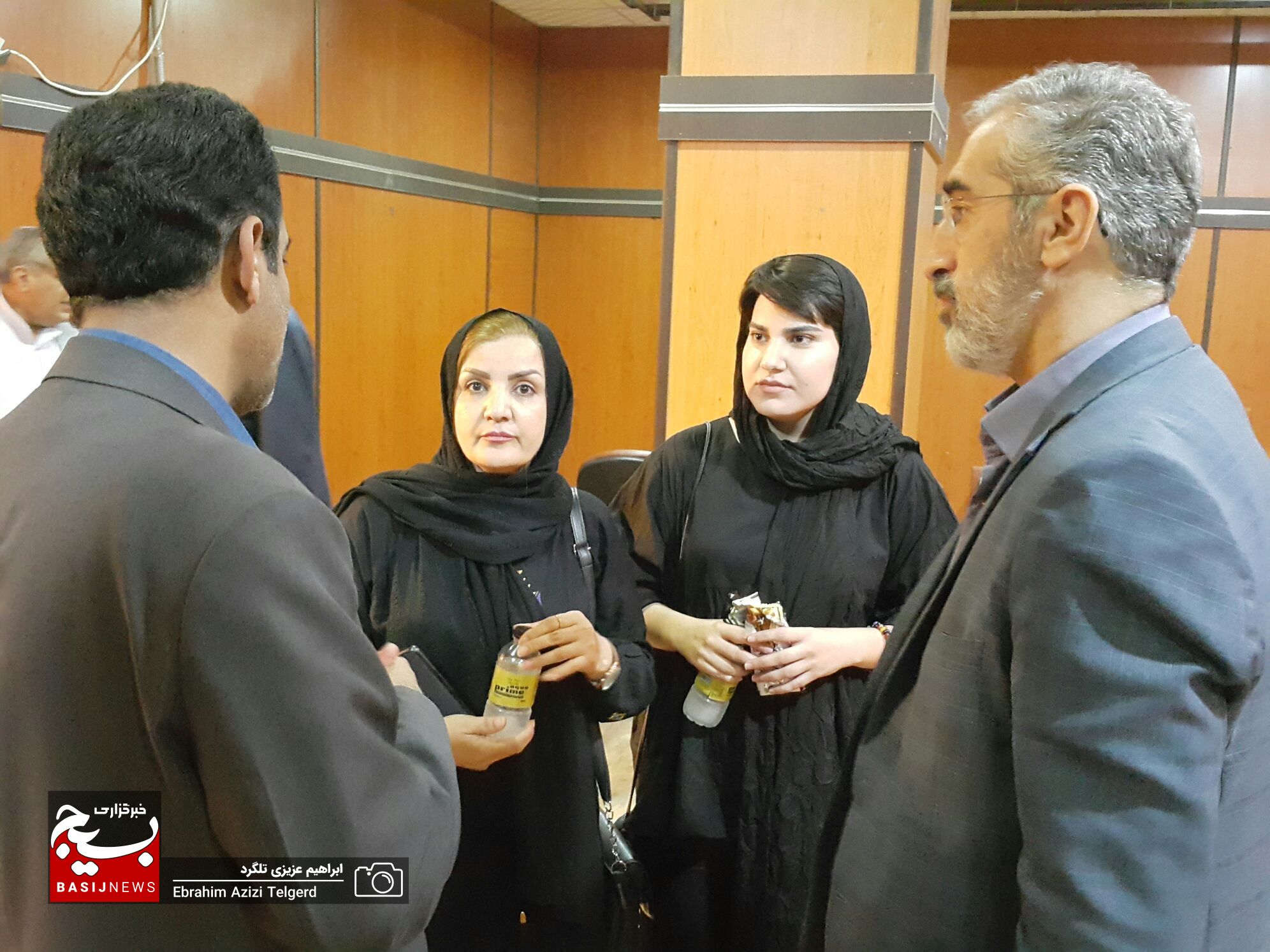 نمایشگاه پوستر و عکس عفاف و حجاب در یاسوج افتتاح شد