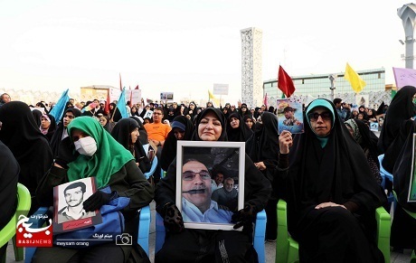 اجتماع بزرگ مردمی عفاف و حجاب در میدان آیینی امام حسین علیه السلام