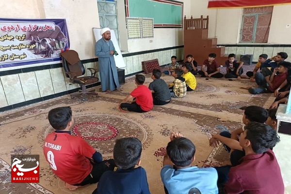 اردوی ۵ روزه گروه جهادی علویون در روستای تل گاو بخش جره و بالاده کازرون در حال اجراست+عکس