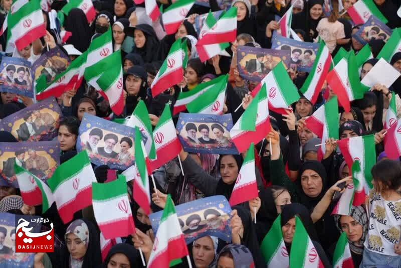 استقبال باشکوه یاسوجی ها از رئیس جمهور در ورزشگاه تختی