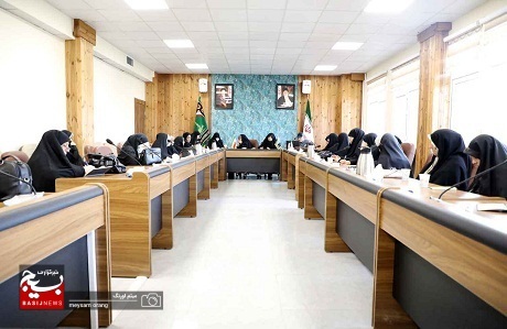 نشست تخصصی مطالبه گری از غرب و زیست عفیفانه بانوان مسلمان ایرانی و غربی