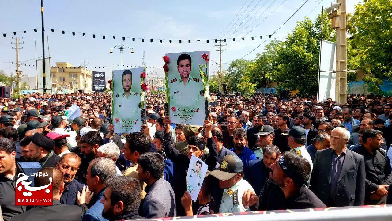 تشییع با شکوه دو شهید فراجا در یاسوج