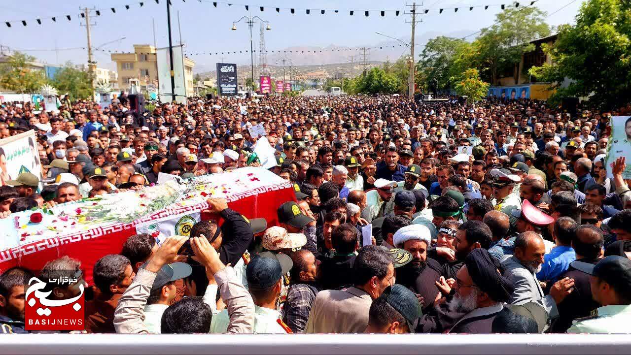 تشییع با شکوه دو شهید فراجا در یاسوج