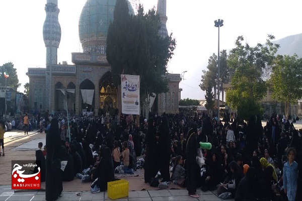 برگزاری دعای عرفه در سومین حرم اهل بیت در ایران اسلامی