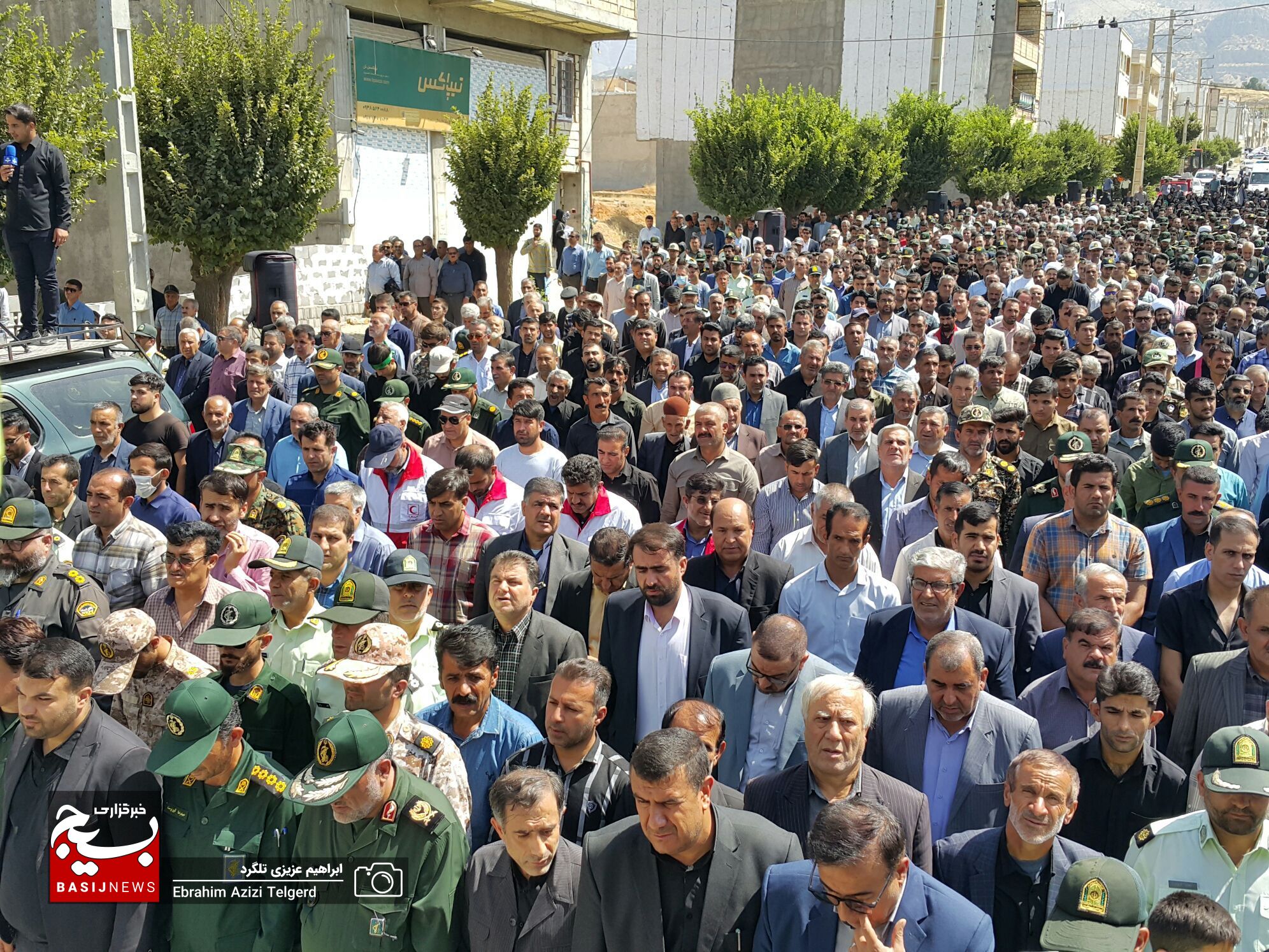 مراسم تشییع و خاکسپاری باشکوه شهید مدافع امنیت در یاسوج از دریچه دوربین خبرنگار بسیج + ( تصاویر )