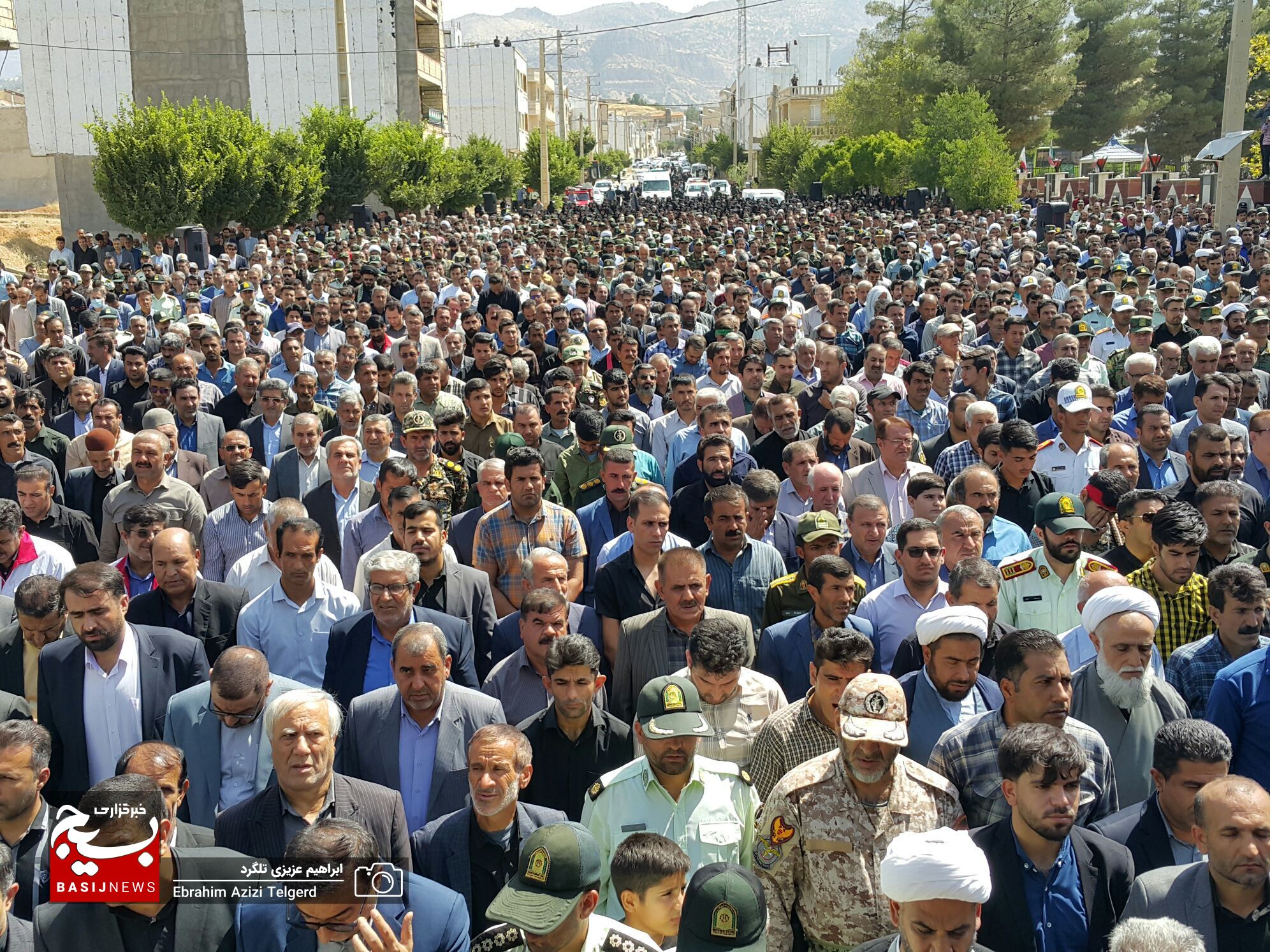 مراسم تشییع و خاکسپاری باشکوه شهید مدافع امنیت در یاسوج از دریچه دوربین خبرنگار بسیج + ( تصاویر )