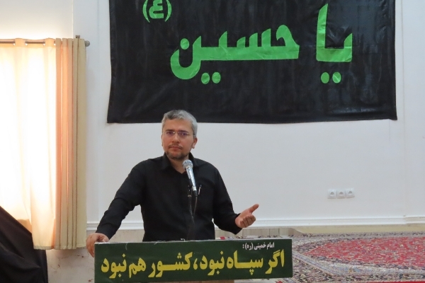 پاسداران فداییان انقلاب اسلامی و مردم ایران هستند