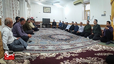 دیدار مسئولین استانی با خانواده های خبرنگار شهید داریوش شاهینی و خبرنگاران فقید علی پیرمرادی و حسین دهقان