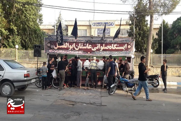 برپایی ایستگاه صلواتی به مناسبت ایام محرم توسط شهرداری اسدآباد