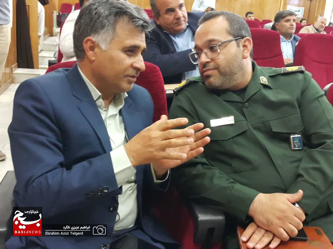 تجلیل اداره کل آموزش و پرورش استان از خبرنگاران/ عزت خواه: خبرنگاران راویان عقلانی جامعه هستند