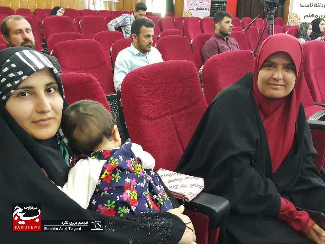 تجلیل اداره کل آموزش و پرورش استان از خبرنگاران/ عزت خواه: خبرنگاران راویان عقلانی جامعه هستند