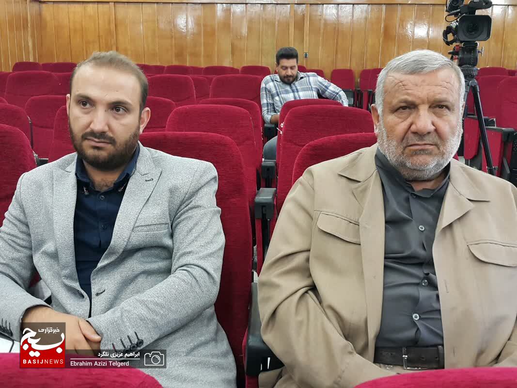 تجلیل اداره کل آموزش و پرورش استان از خبرنگاران/ عزت خواه: خبرنگاران راویان عقلانی جامعه هستند
