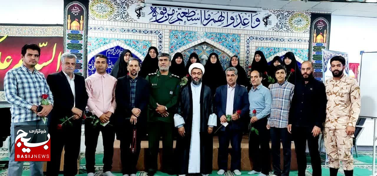 کارگاه توانمندسازی خبرنگارانِ تربت جامی/از پیشکسوتان و خبرنگاران افتخاری بسیج، تجلیل شد + عکس