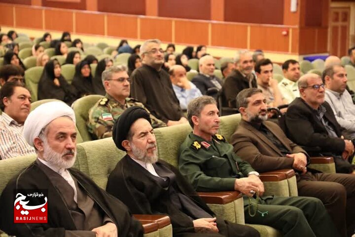 آزادگان آبروی نظام هستند آزادگان آبروی نظام هستند