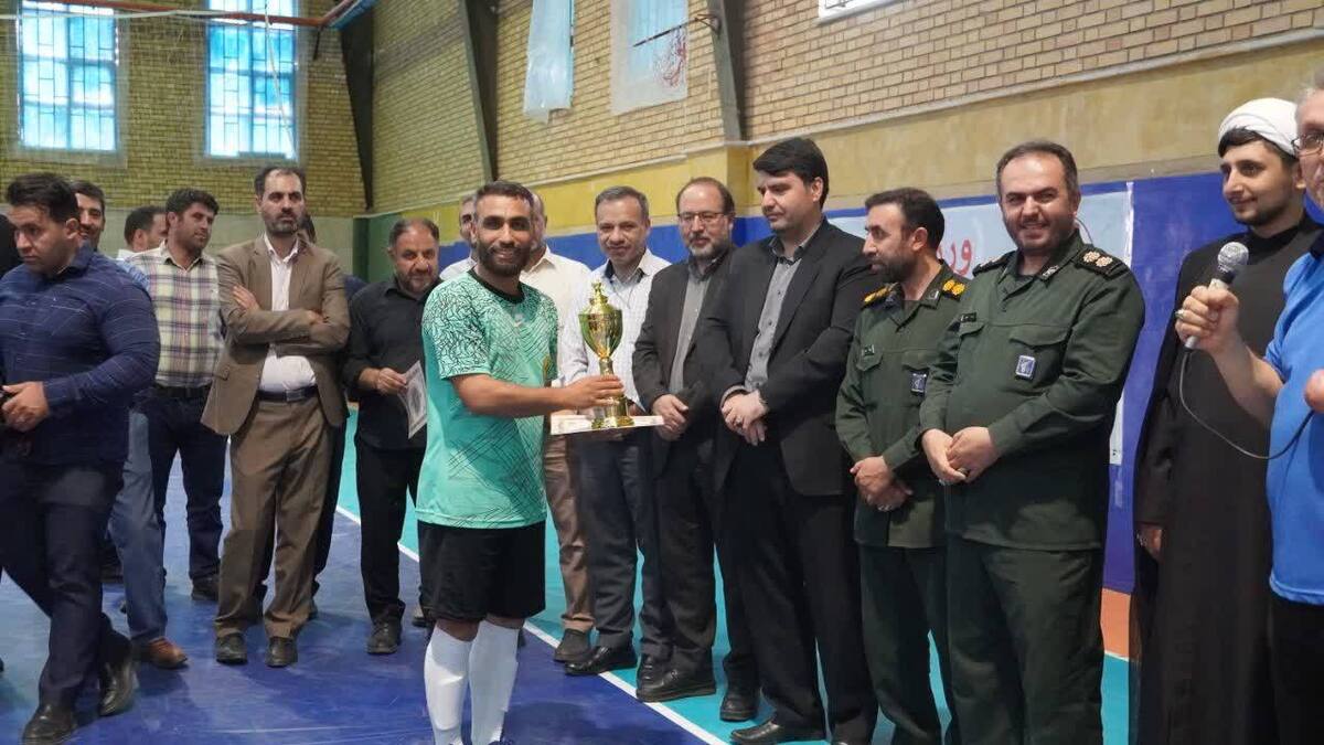 برگزاری مسابقات فوتسال جام شهدای کارمند