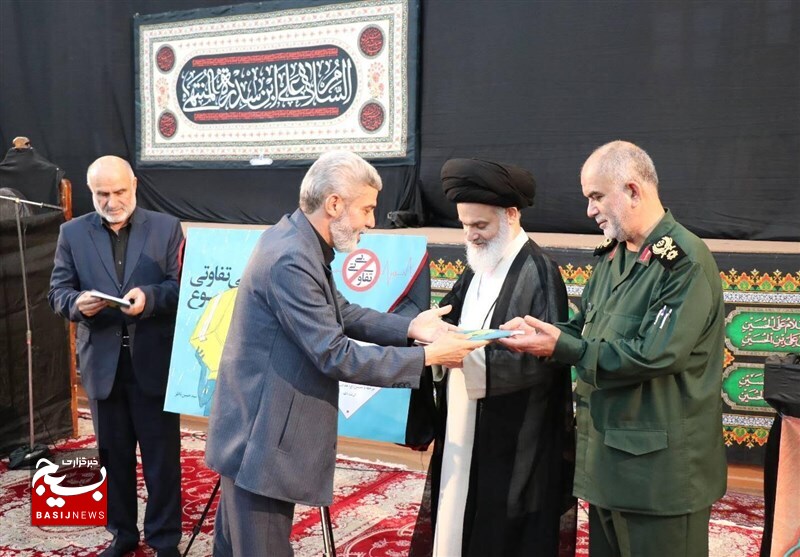 برخیها گوش خود را پر از پنبه کردهاند/ برای حفظ دین باید جان فدا کنیم برخیها گوش خود را پر از پنبه کردهاند/ برای حفظ دین باید جان فدا کنیم