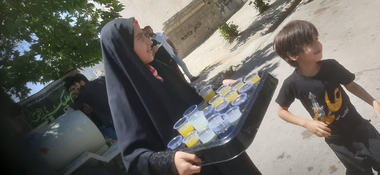 موکب داری سازمان بسیج مهندسین عمران و معماری سپاه فتح در روز عاشورا