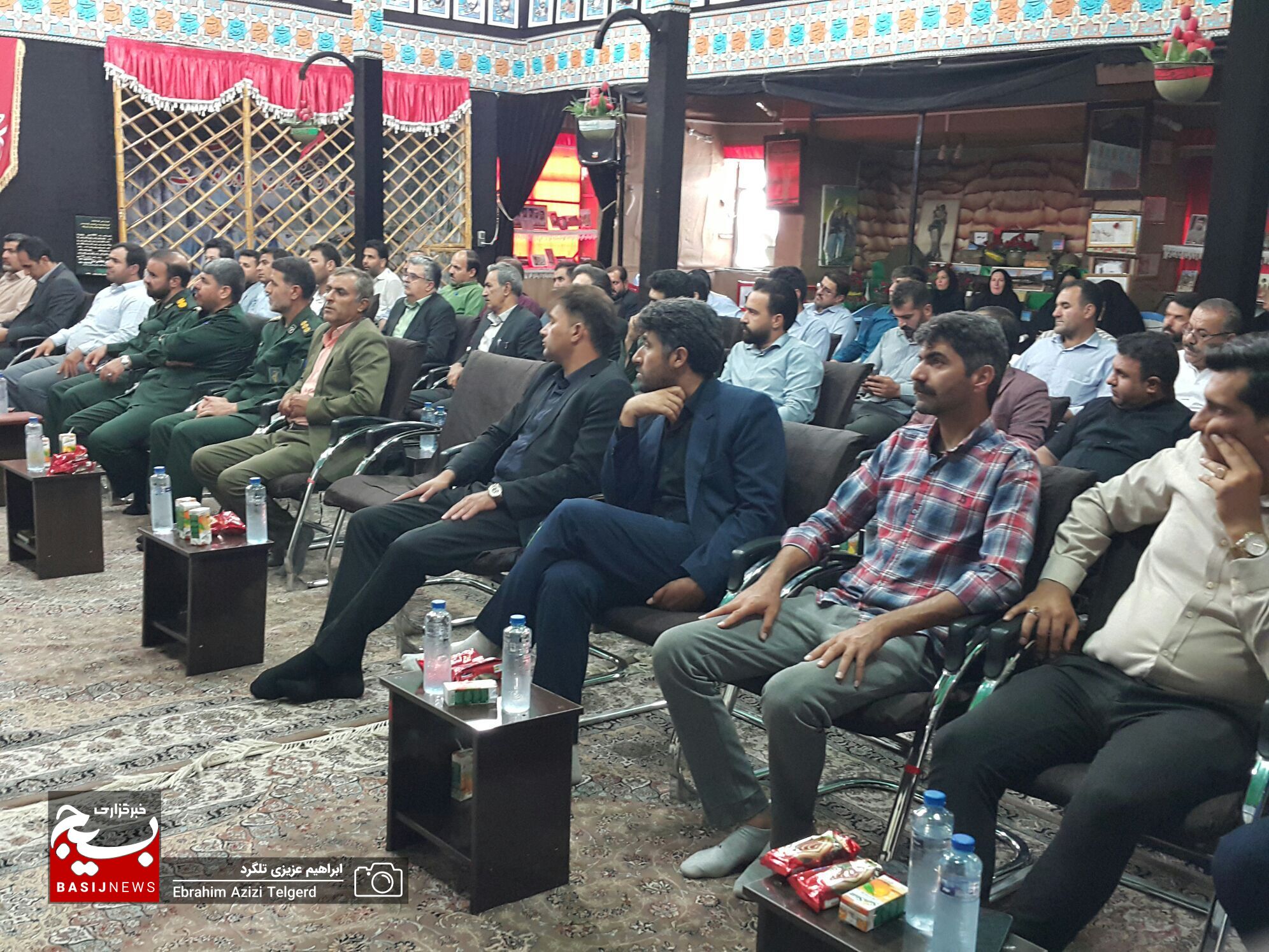 اصناف و بازاریان تحت تاثیر جوسازی رسانه ای دشمن قرار  نگیرند