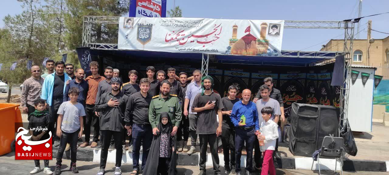میزبانی پایگاه‌های مقاومت شمال‌غرب شیراز از راهپیمایان اربعین حسینی