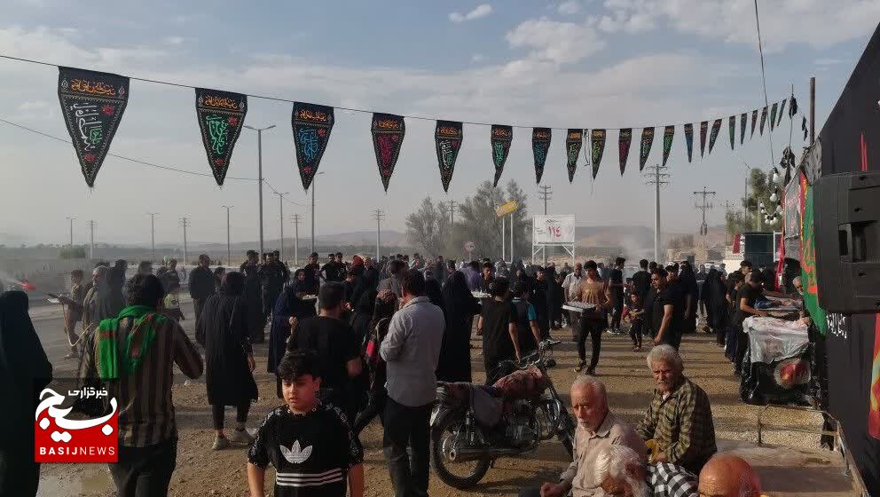 حماسهآفرینی جاماندگان و اربعینیهای حسینی در قیر وکارزین حماسهآفرینی جاماندگان و اربعینیهای حسینی در قیر وکارزین