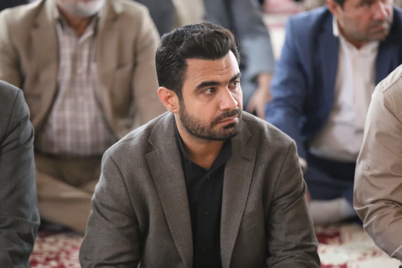 آغاز برنامه های هفته دولت با آیین غبار روبی و گلباران مزار شهیدان در یاسوج