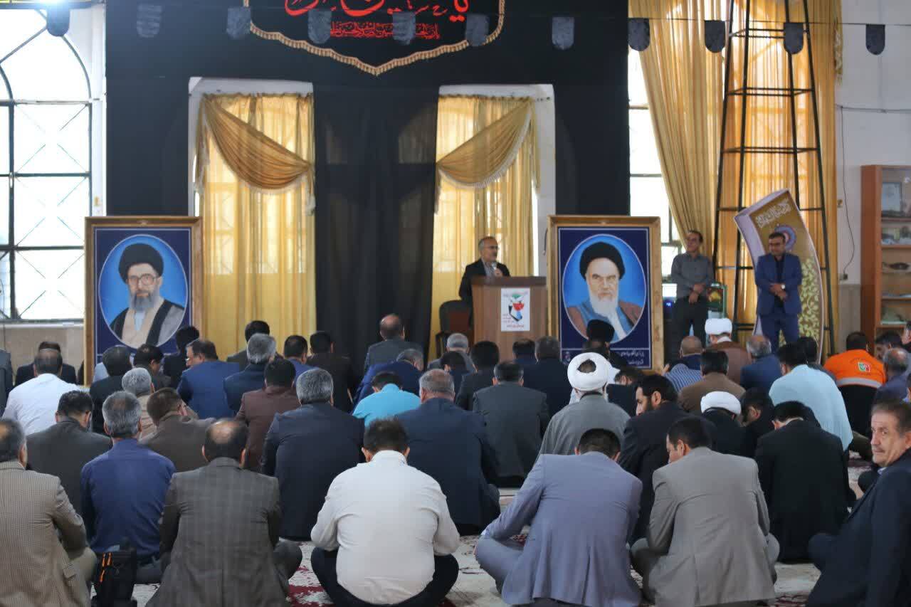 آغاز برنامه های هفته دولت با آیین غبار روبی و گلباران مزار شهیدان در یاسوج
