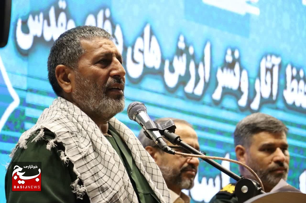 دفاع مقدس امید را در دل مستضعفین عالم بیدار کرد/ نقش‌آفرینی در جهاد تبیین رسالت پیشکسوتان دفاع مقدس و مقاومت است