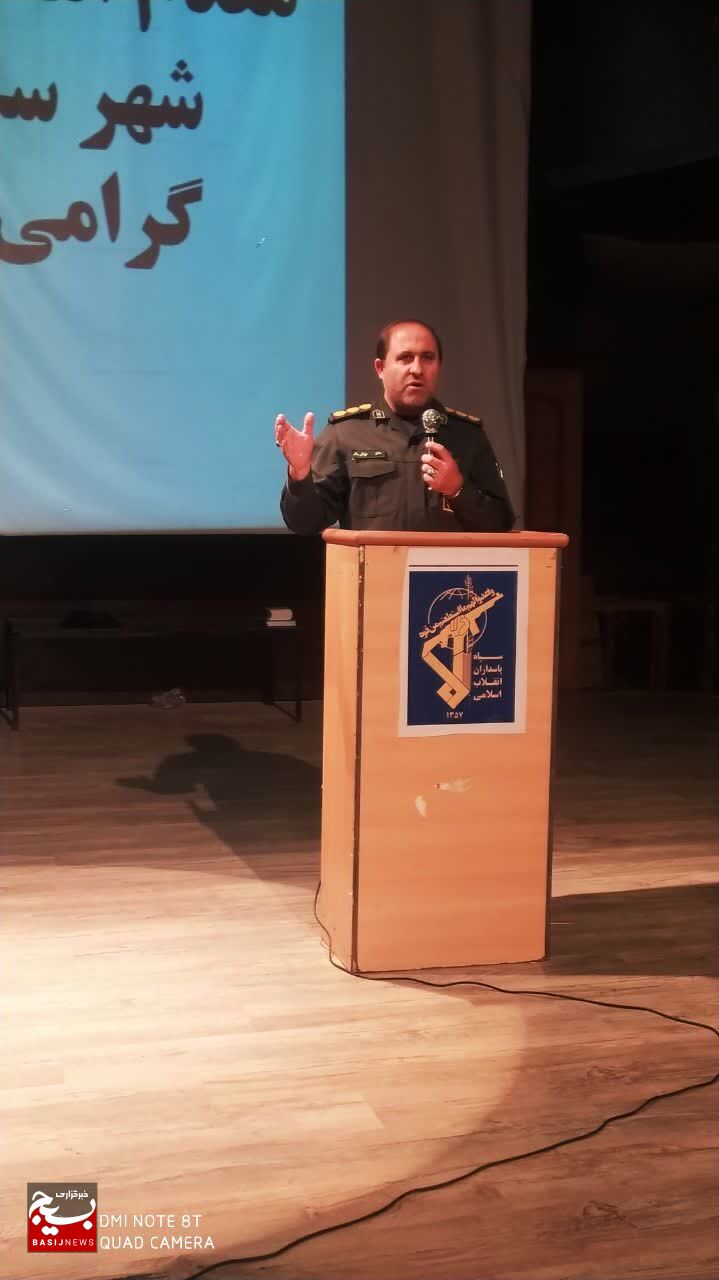 ۳۵۰ پیشکسوت دفاع مقدس در شهرستان دنا تجلیل شدند