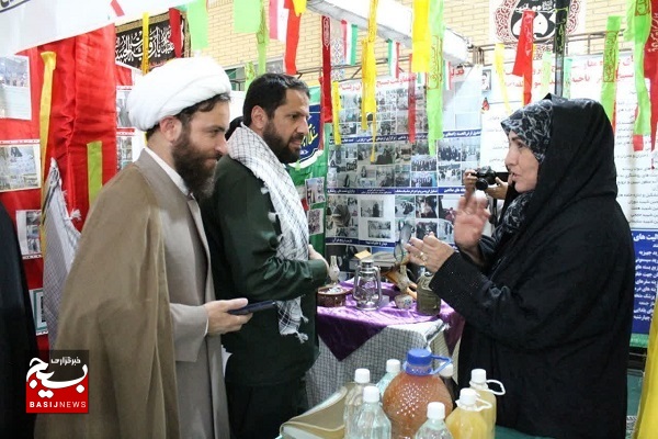افتتاح نمایشگاه اسوه توسط سپاه ناحیه محمد رسول الله (ص) شیراز +عکس