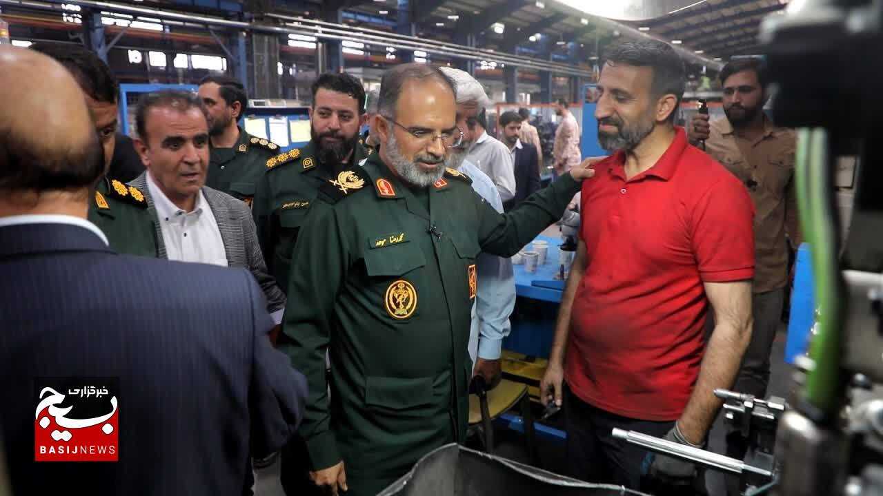 بازدید فرمانده سپاه قم از ۲ واحد صنعتی در شهرک محموآباد قم