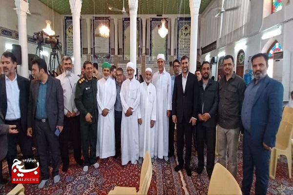 از مهندسین شیعه و سنی فعال در محرومیت‌زدایی تجلیل شد +عکس
