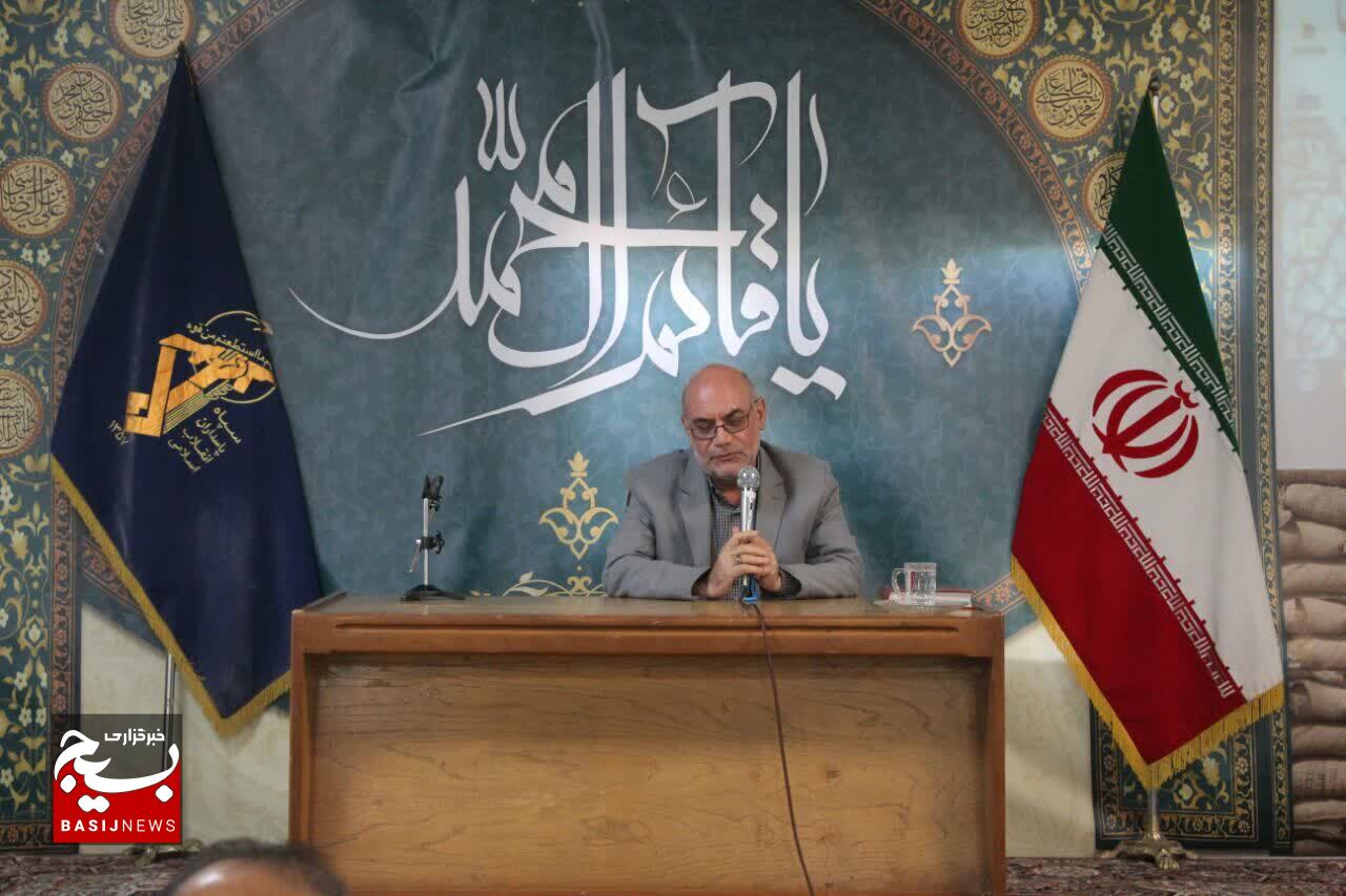 برگزاری مراسم گرامیداشت هفته دفاع مقدس با حضور رزمندگان لشکر عملیاتی ۱۷ علی بن ابی‌طالب(ع)