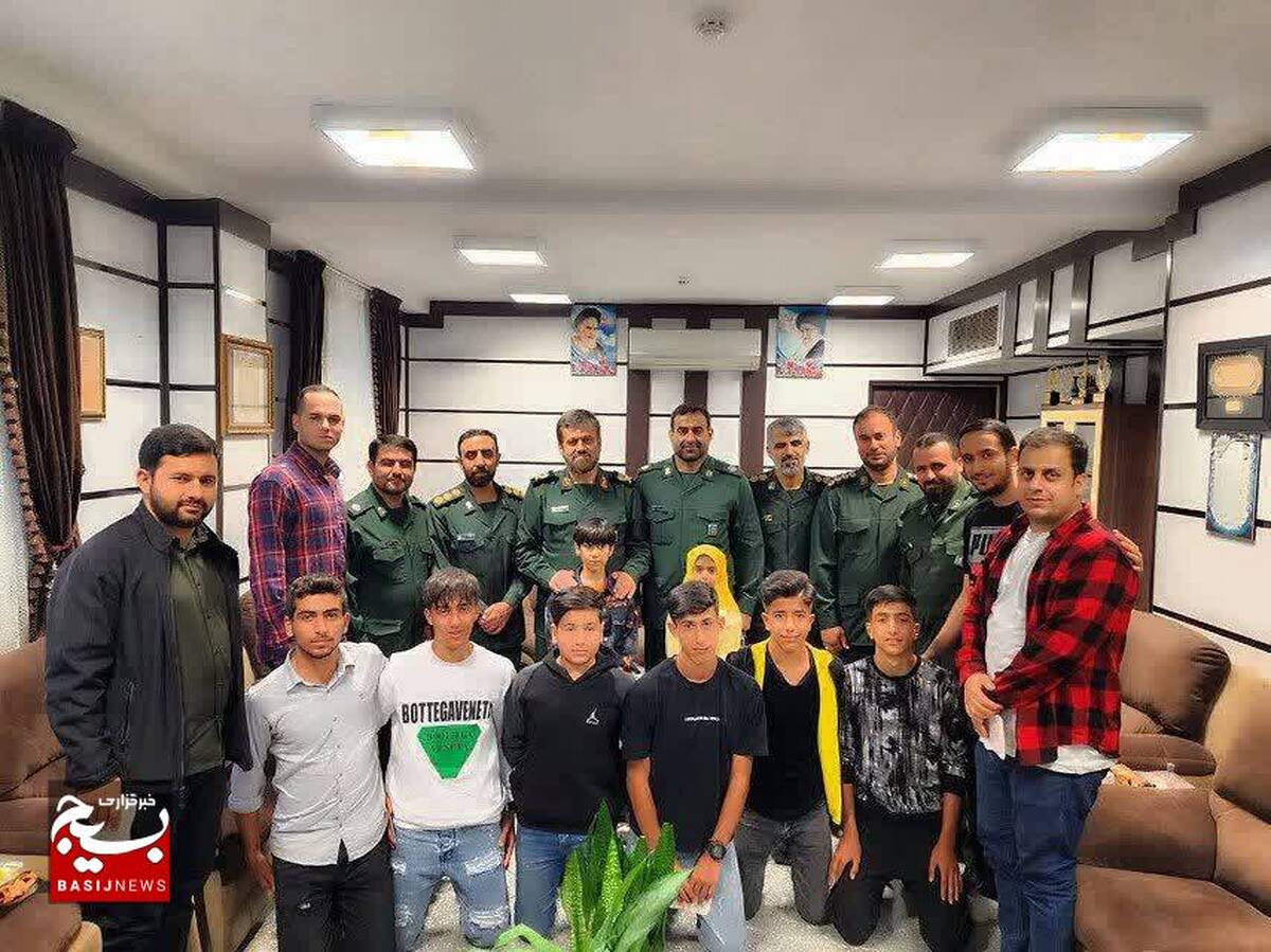 ورزشکاران احیاگر نشاط در جامعه هستند