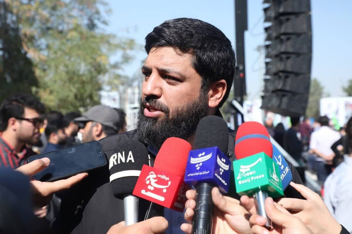 شهدا قهرمانان و پهلوانان این مرز و بوم هستند شهدا قهرمانان و پهلوانان این مرز و بوم هستند