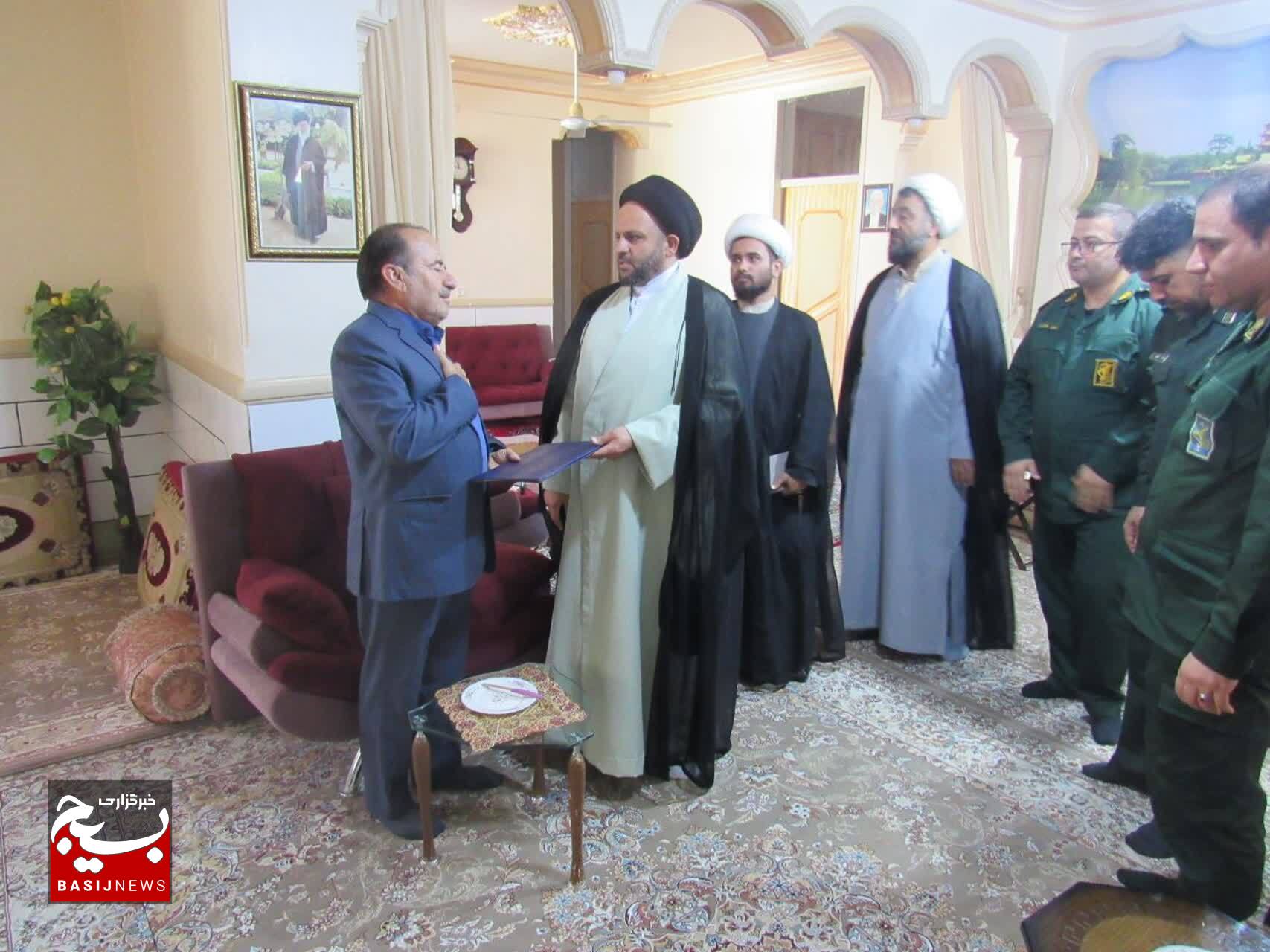 سرکشی از خانواده شهدای پاسدار شهرستان چرام
