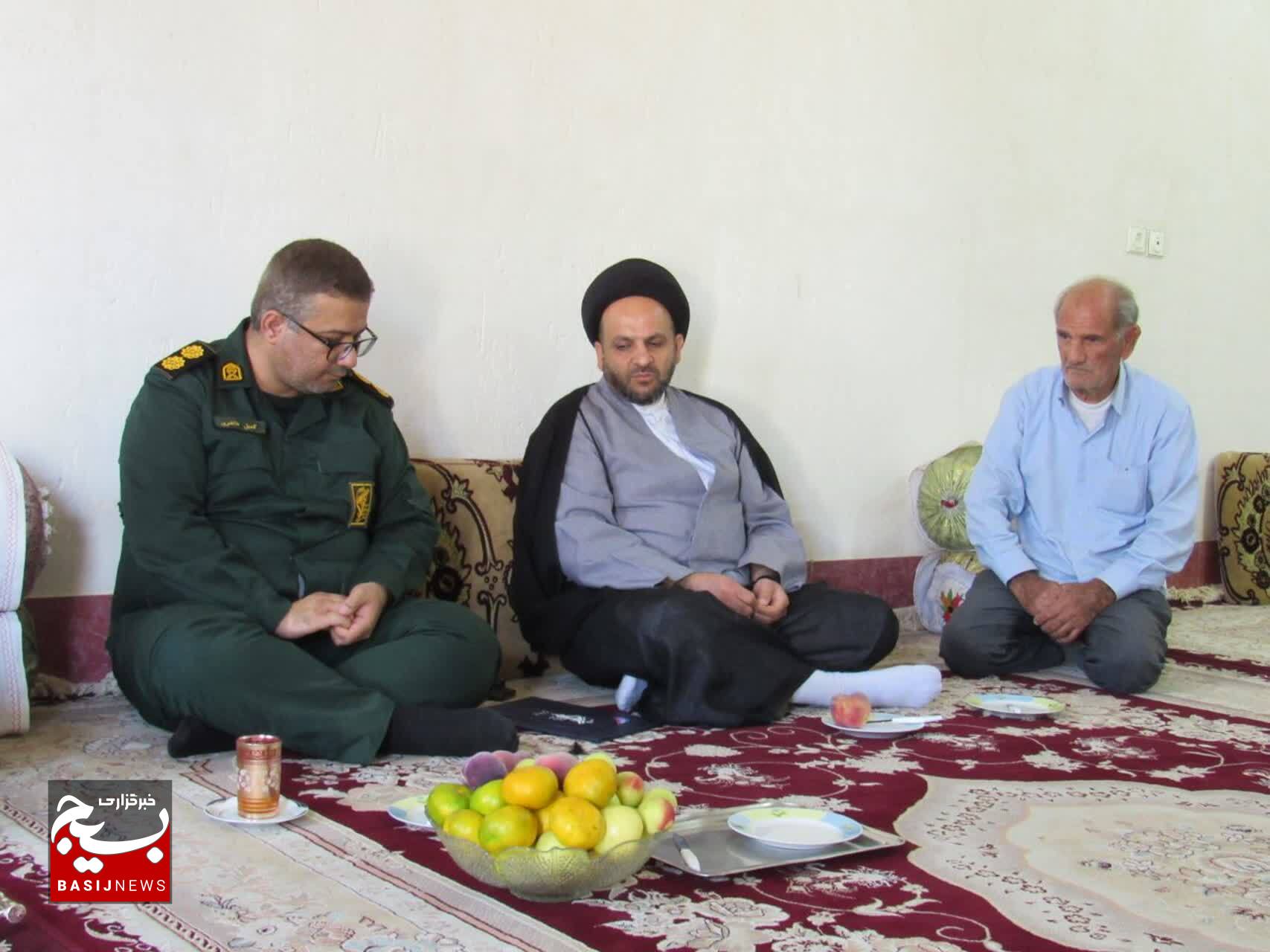 سرکشی از خانواده شهدای پاسدار شهرستان چرام