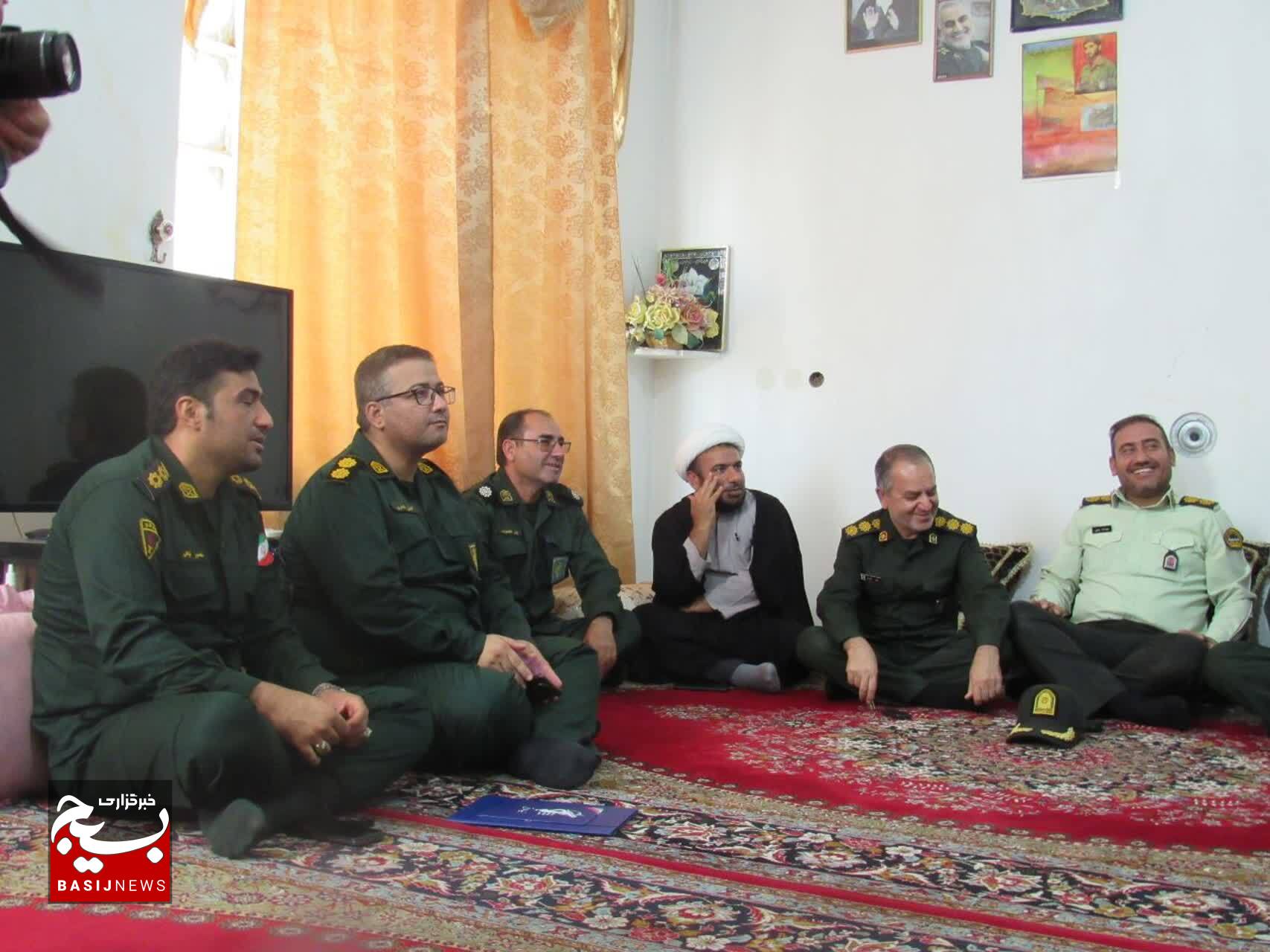 سرکشی از خانواده شهدای پاسدار شهرستان چرام