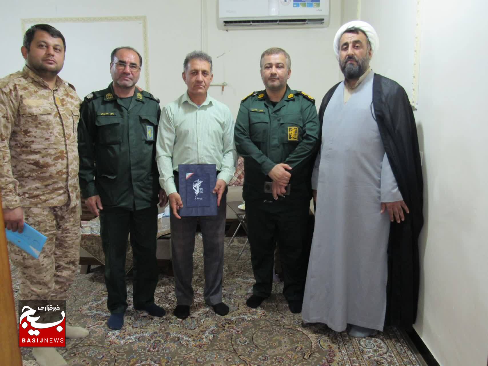 سرکشی از خانواده شهدای پاسدار شهرستان چرام