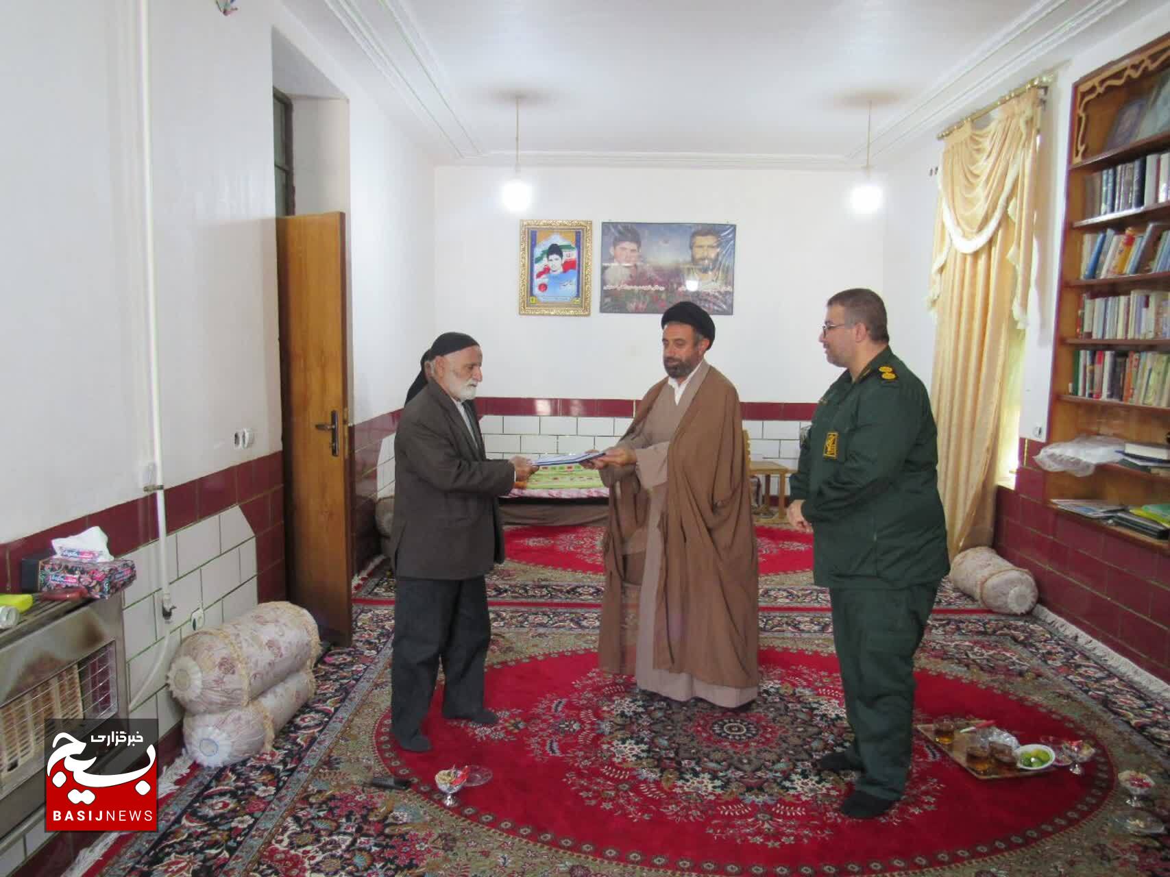 سرکشی از خانواده شهدای پاسدار شهرستان چرام